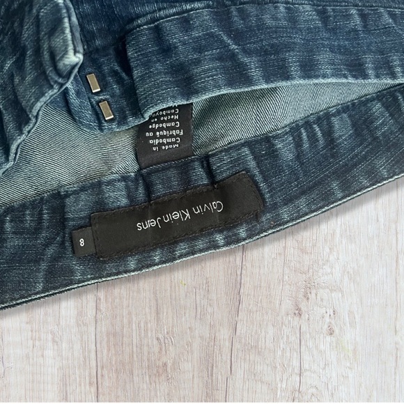 Size 8 Calvin Klein Straight Leg Jeans - Picture 2 of 3